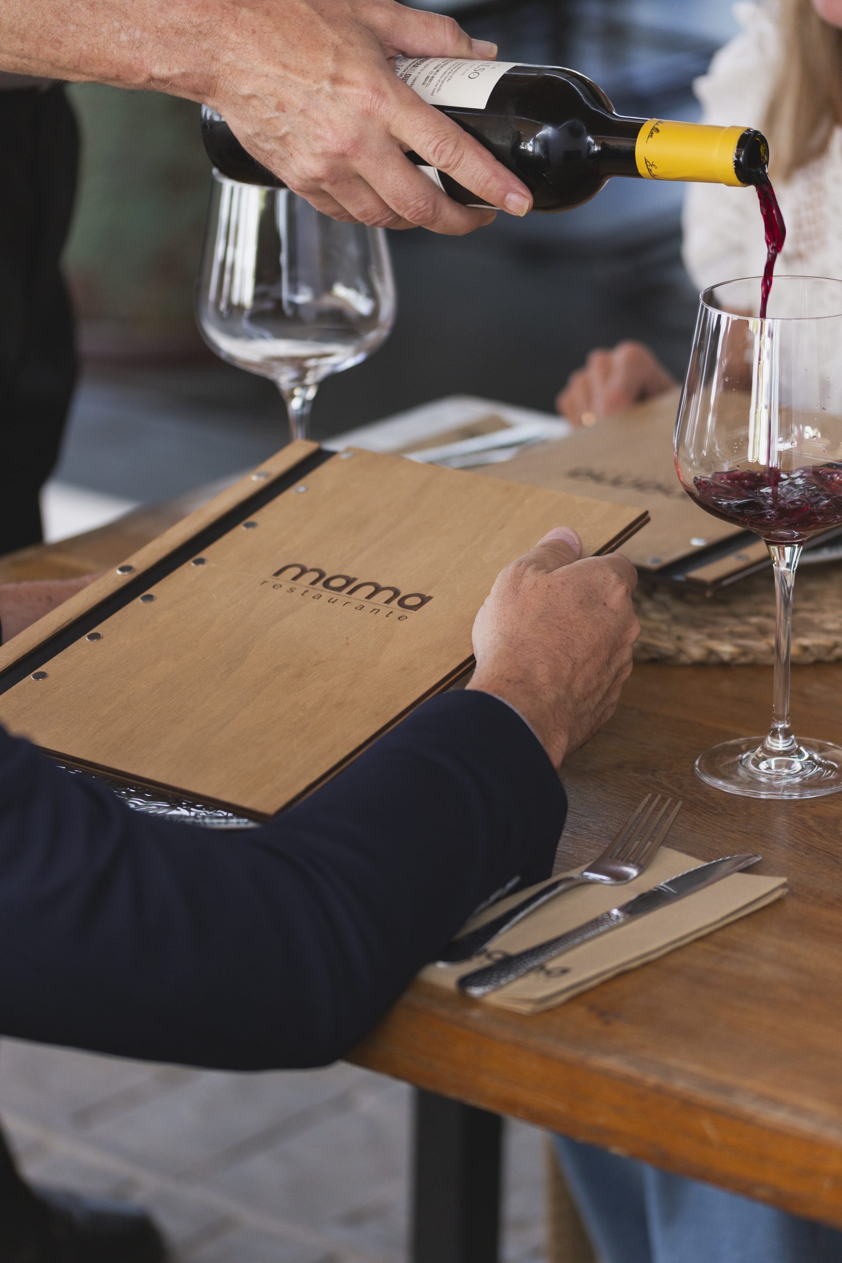 RESTAURANTE_MAMA_CONIL_DE_LA_FRONTERA_RESTAURANTE_VINOS034